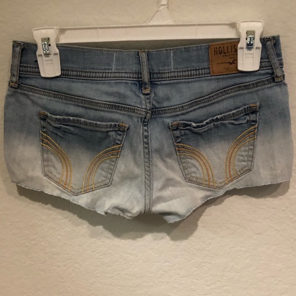 Hollister Jeans Shorts - Picture 2 of 3